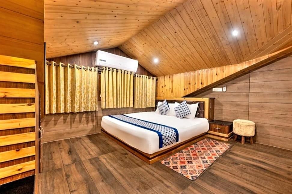 1 King 2 Double 2 Bedroom Suite Non-Smoking