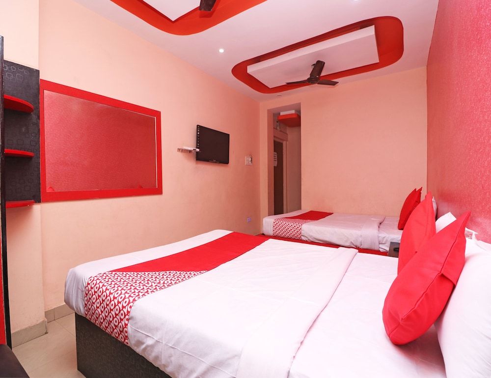 OYO 16636 Hotel Digha Deluxe Double or Twin Room, 1 Queen Bed 3