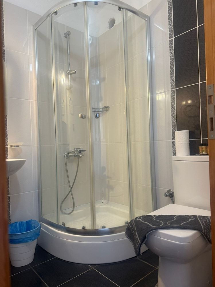 undefined Delta Hotel 8