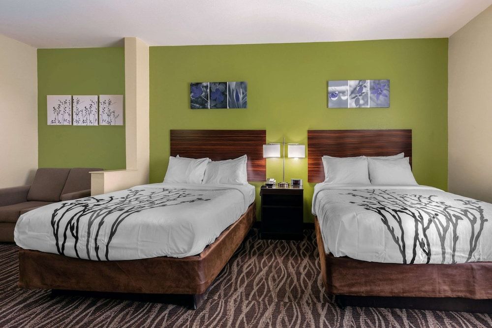Room, 2 Queen Beds, Non Smoking (Shower)