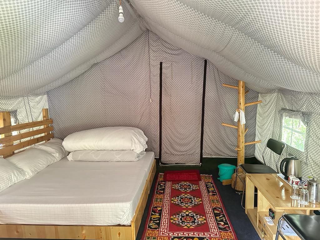 Apple Orchard Farm and Camping Luxury Cottages 4