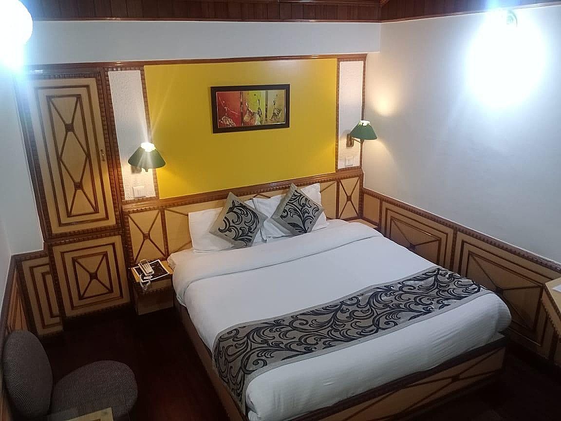 Hotel Sangeet The Mall Road Hotel Deluxe Room 4