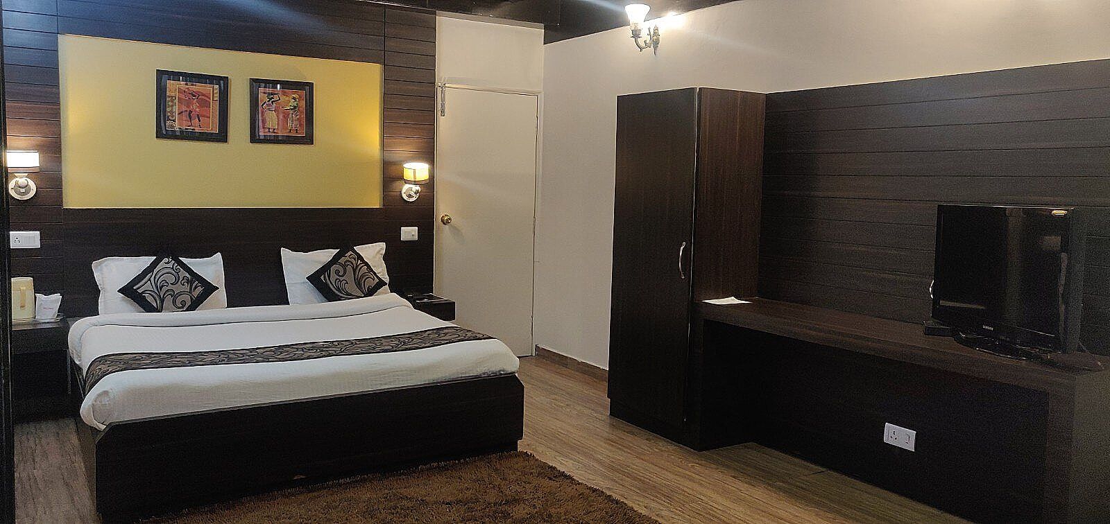 Hotel Sangeet The Mall Road Hotel Super Deluxe Room 7