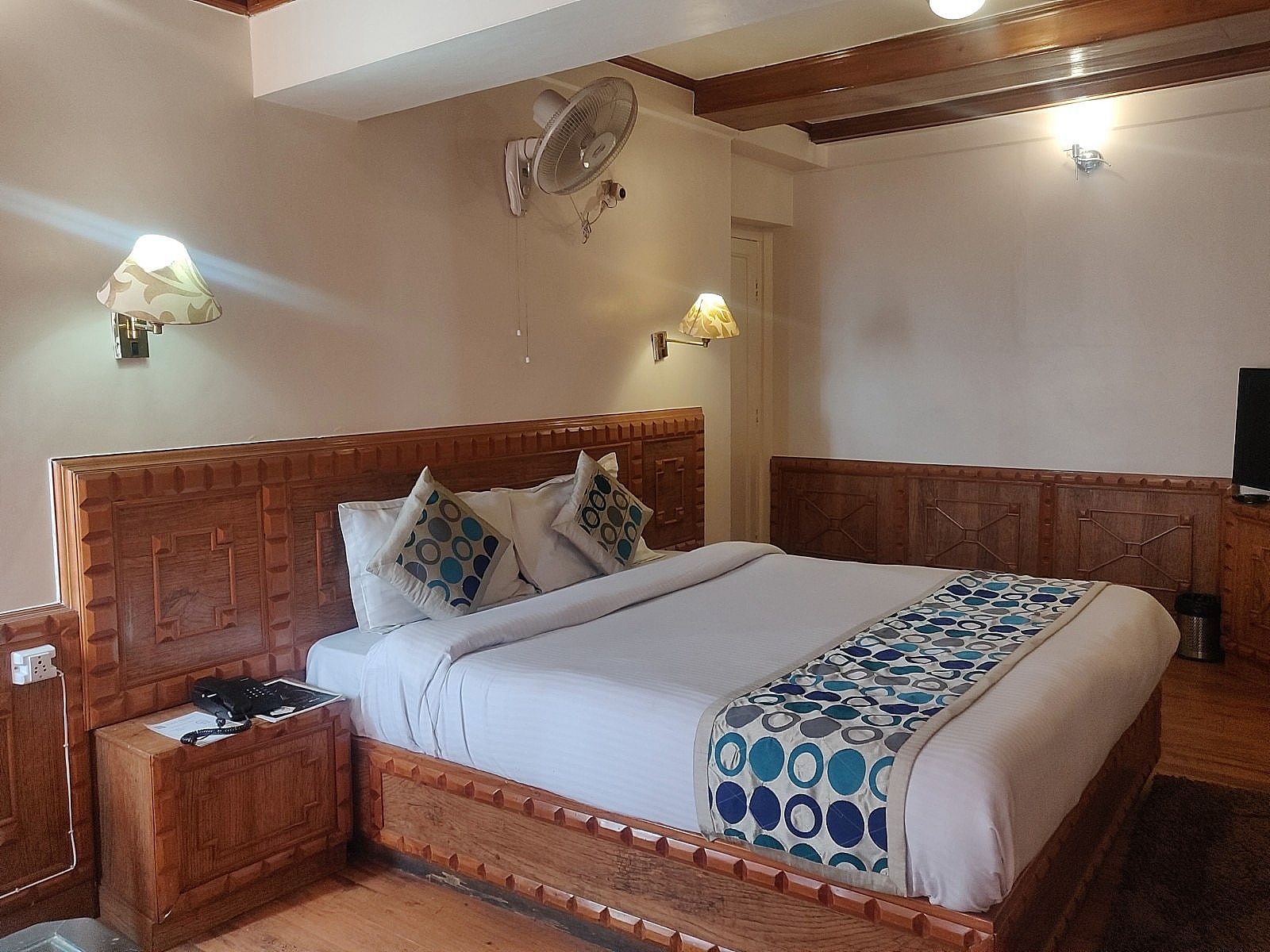 Hotel Sangeet The Mall Road Hotel Super Deluxe Room 5