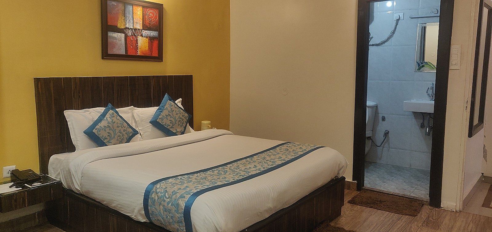Hotel Sangeet The Mall Road Hotel Super Deluxe Room 9