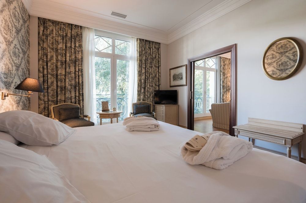 Castilla Termal Balneario de Solares Junior Suite (with Living Room) 2