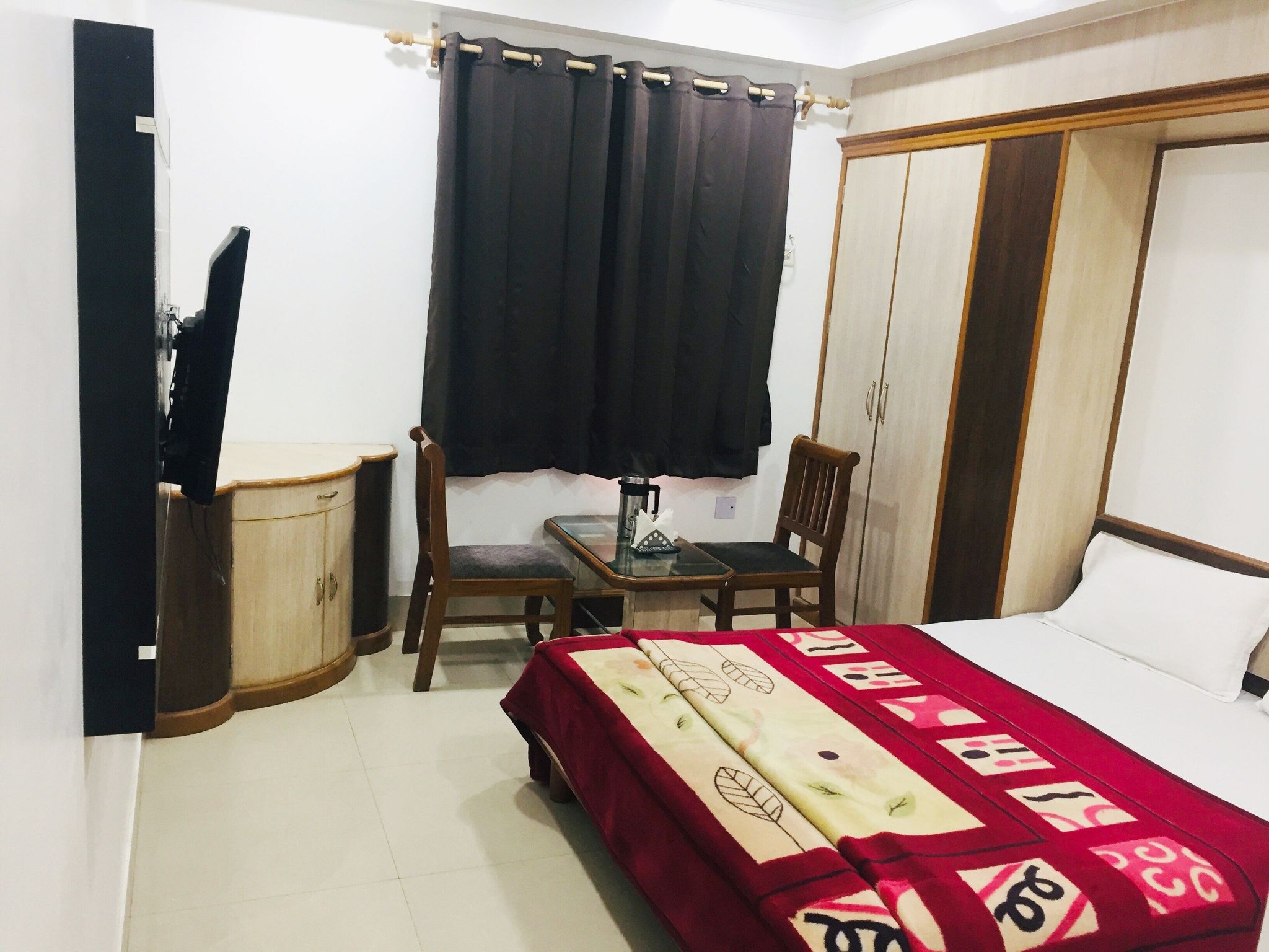 Hotel Raj Sheronz Deluxe Double Room 5