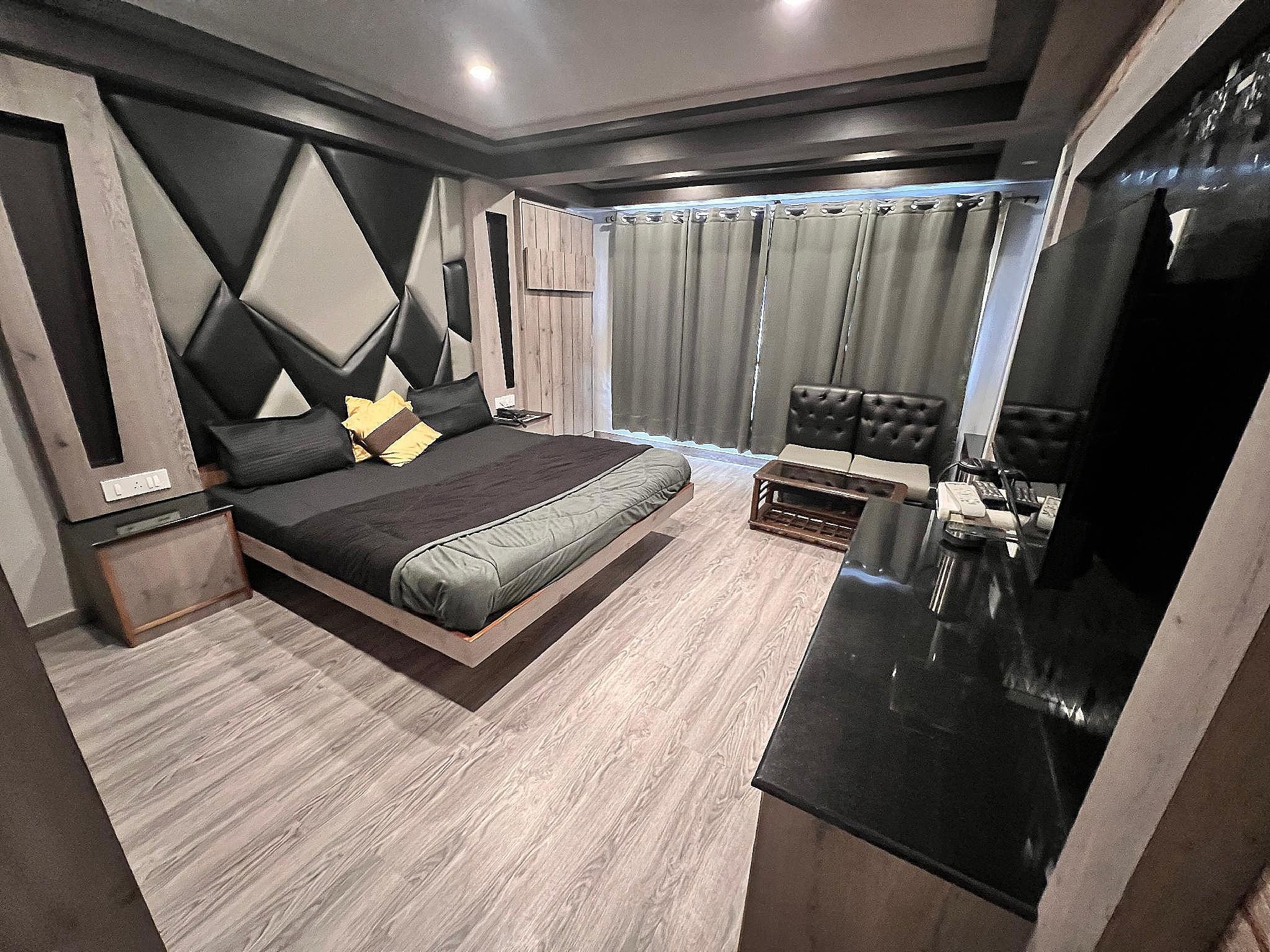 Valley View Room