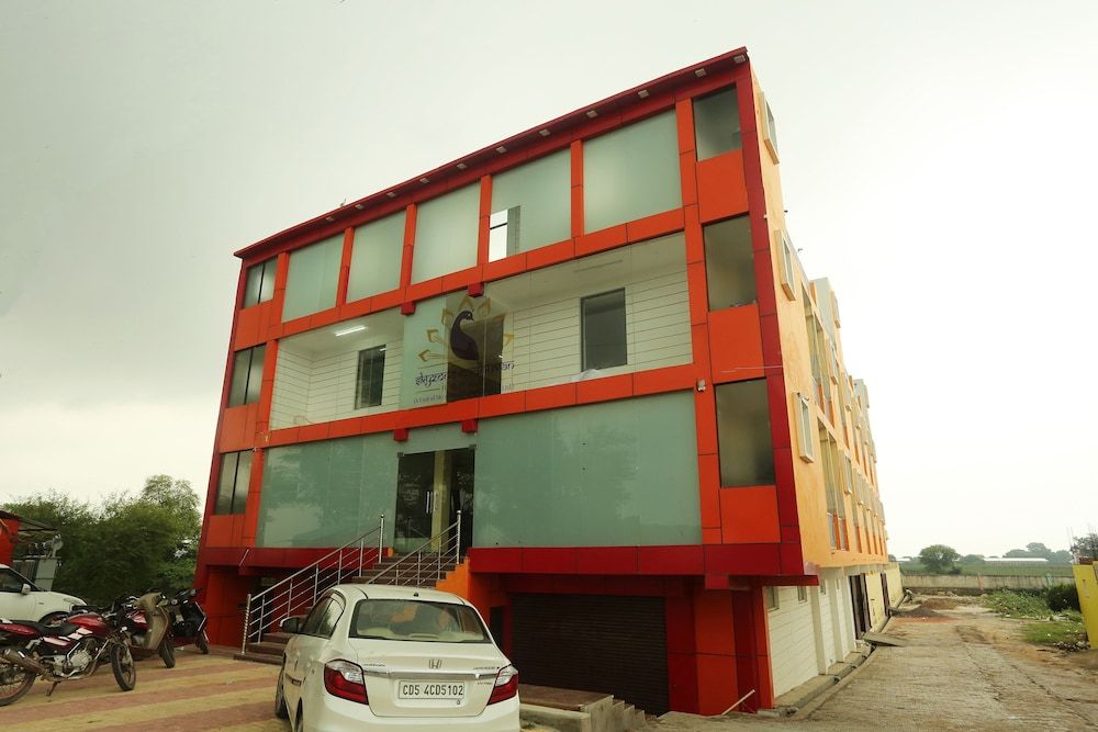 undefined OYO 19556 Hotel Puri Inn 3