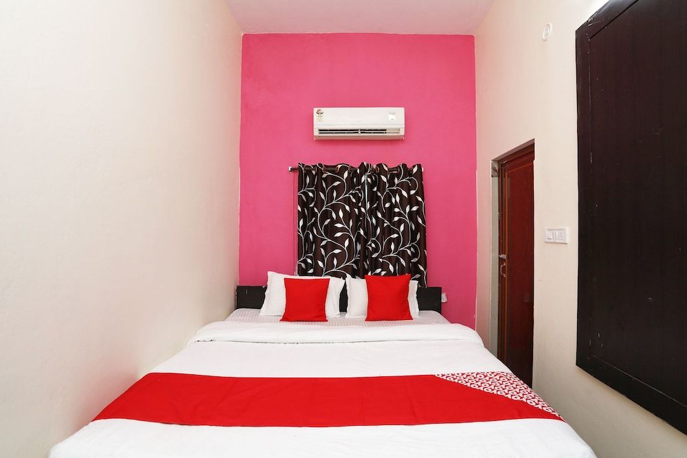 undefined OYO 19556 Hotel Puri Inn