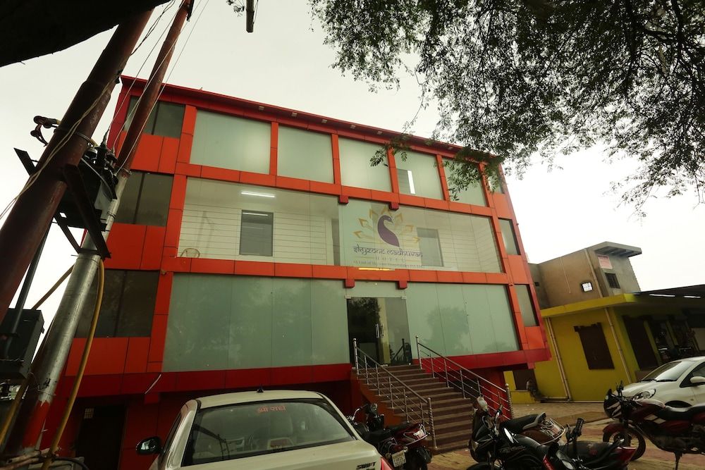 undefined OYO 19556 Hotel Puri Inn 5