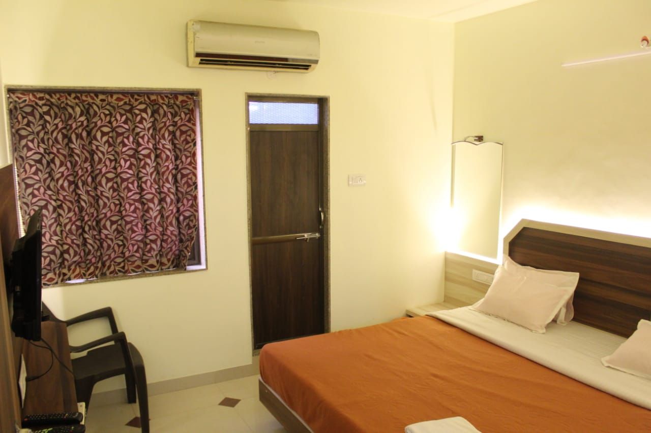 Hotel Vatsalya Standard Room 4