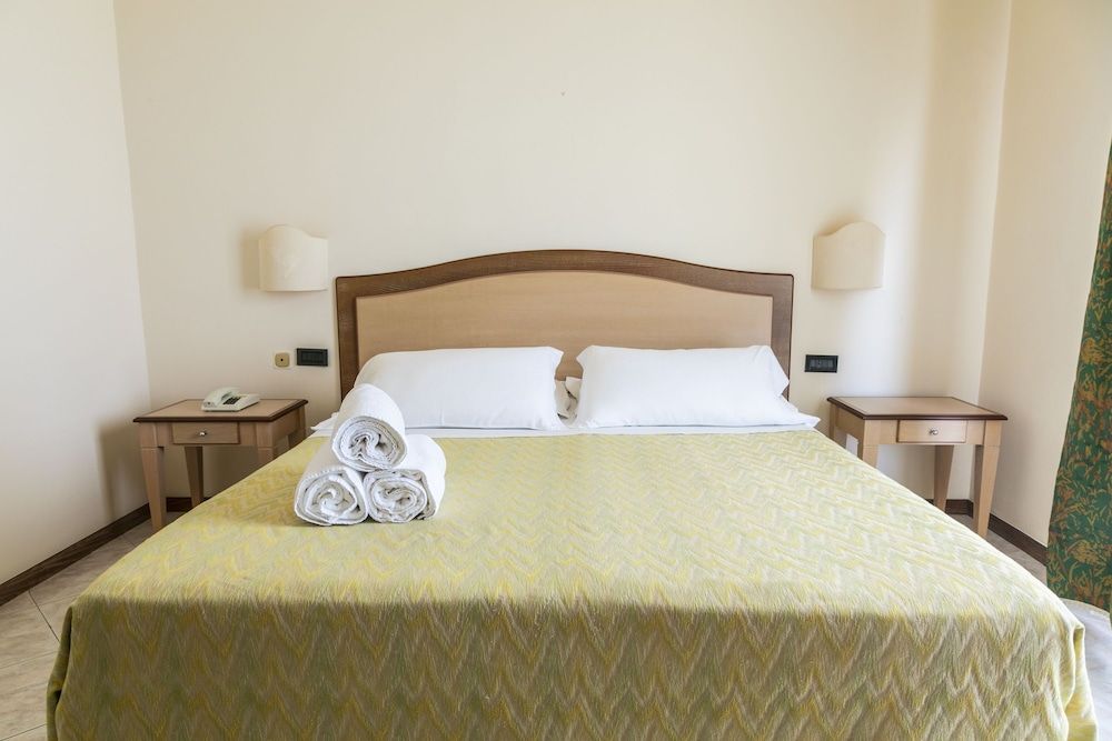 Hotel Za' Maria Superior Double Room, Sea View 3