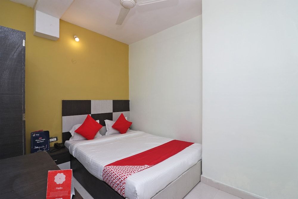 undefined OYO 4817 Hotel Hill Heights 8