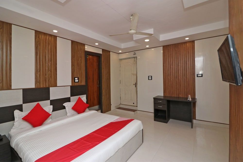 undefined OYO 4817 Hotel Hill Heights 10