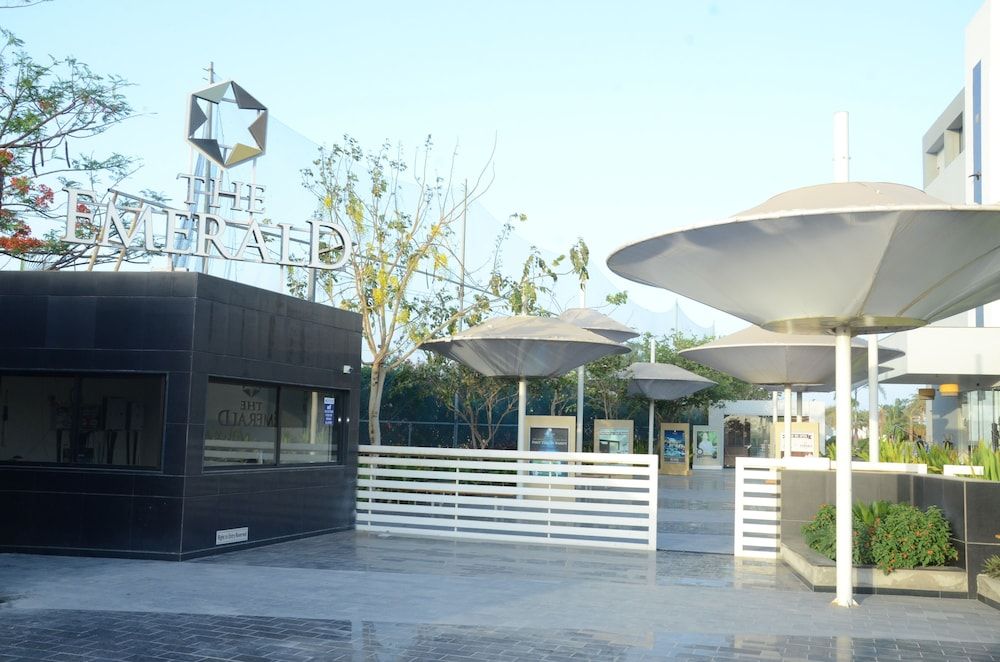 undefined The Emerald Club 6