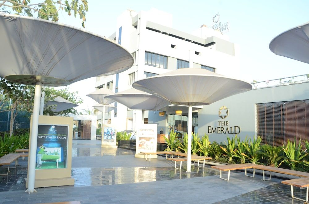 undefined The Emerald Club 7