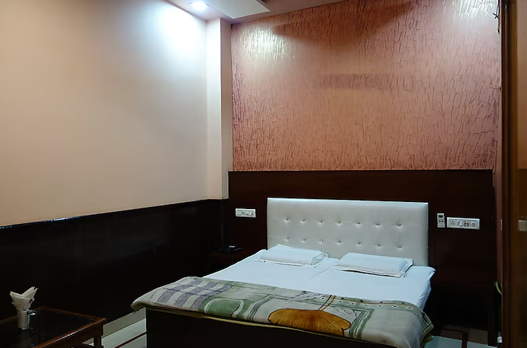 Super Deluxe Room (Couple not allowed)