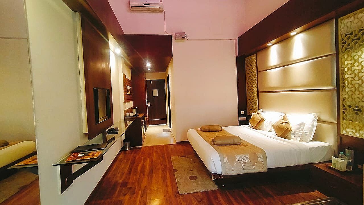 Executive Room Air-Conditioned Valley View