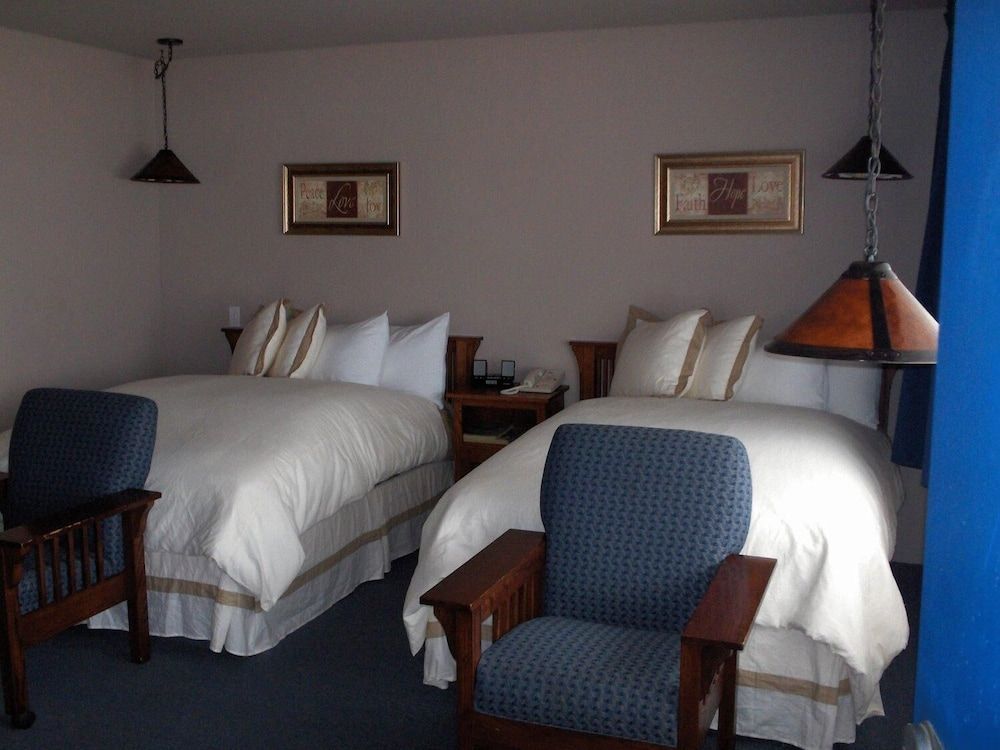 Surf Inn Standard Double Room, 2 Double Beds 2