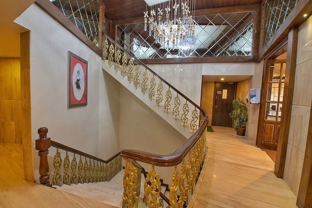 undefined The Cedar Grand Hotel and Spa 4
