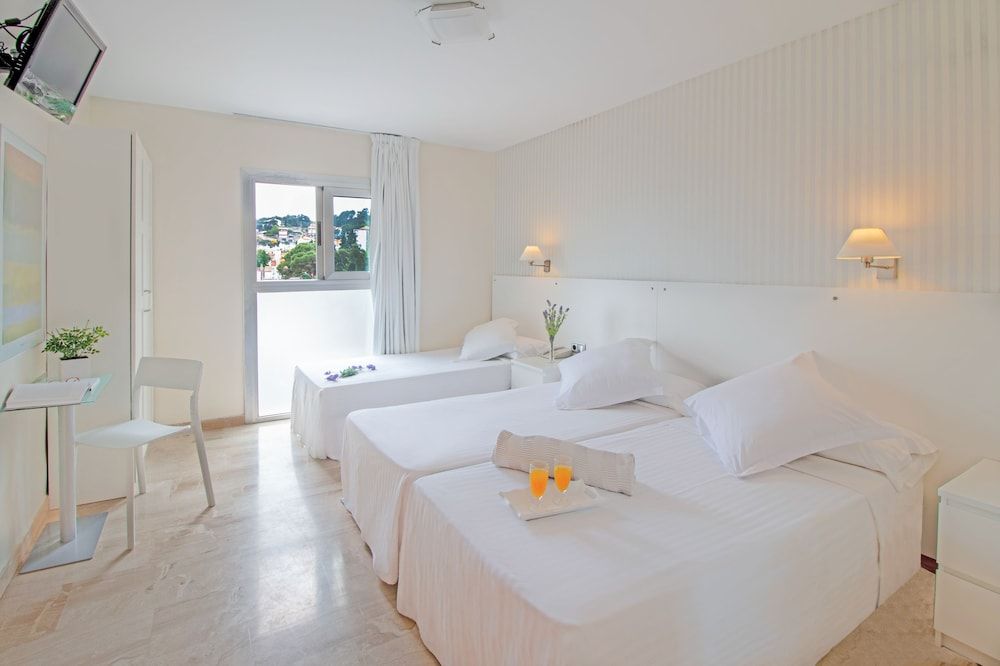 SM Hotel Turissa Triple Room 3