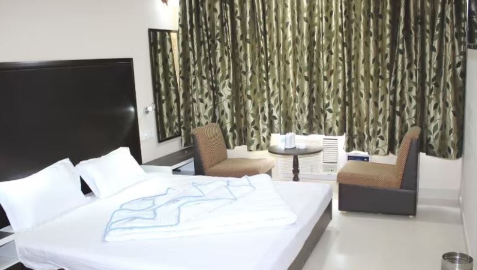 Hotel City Heights Deluxe Room 28