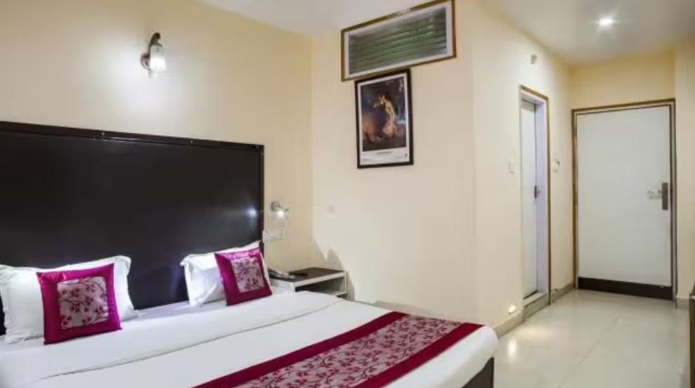 Hotel City Heights Deluxe Room 16