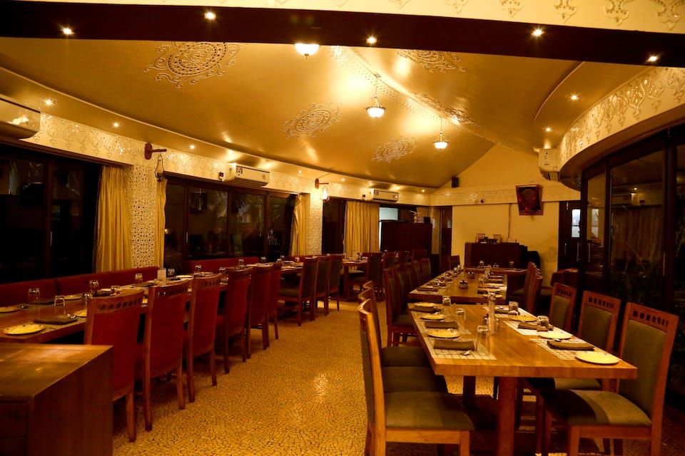 Food & Dining