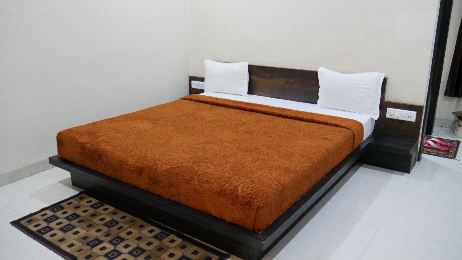 Hotel Devraj Palace Maheshwar Deluxe Non Ac