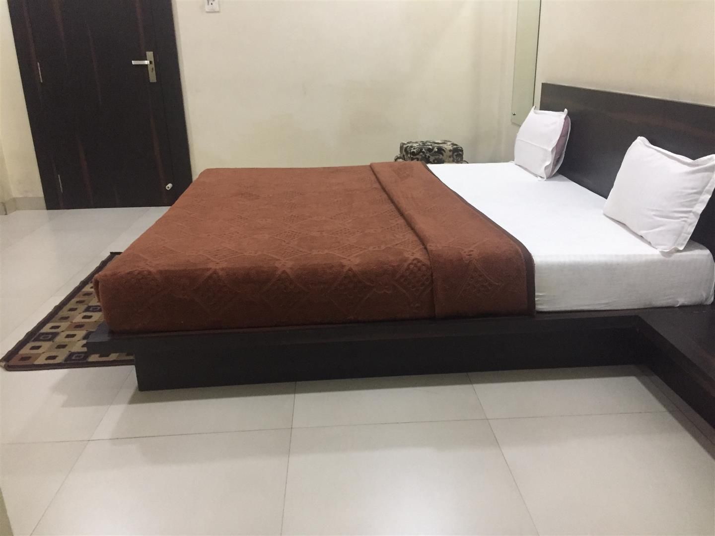 Hotel Devraj Palace Maheshwar Deluxe Non Ac 2