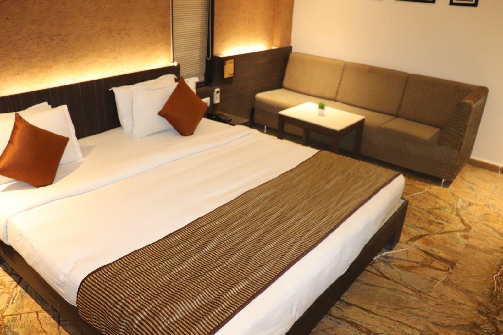 Kings Kraft Stay inn Rajkot Cozy Room 5