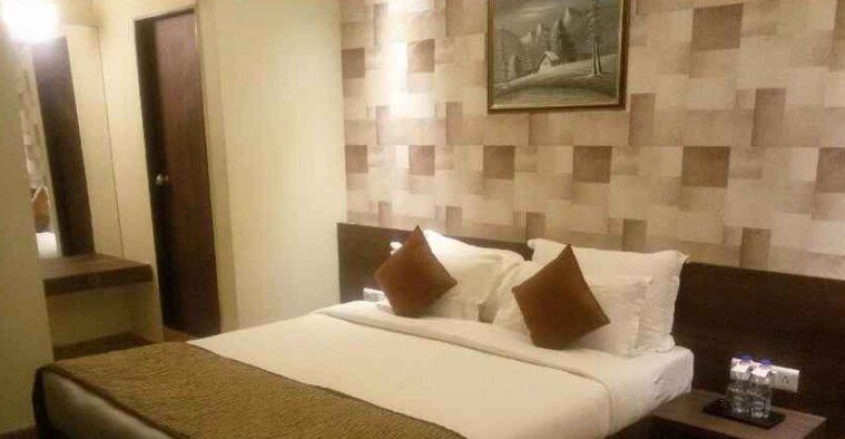 Kings Kraft Stay inn Rajkot Cozy Room 2