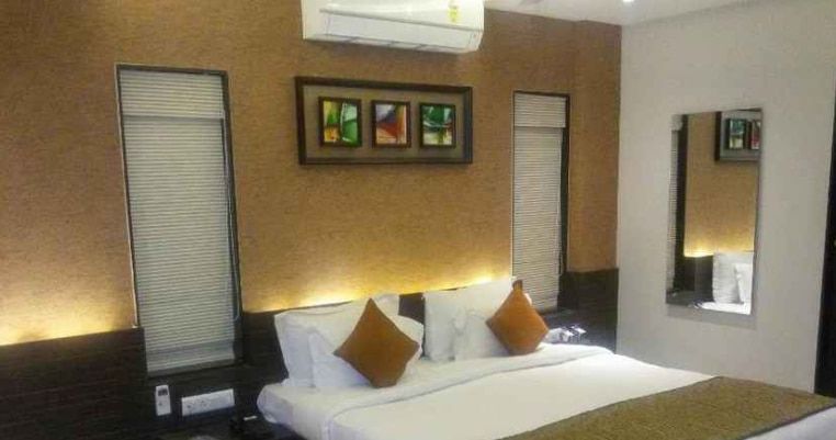 Club Room