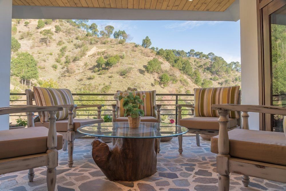 Boho Heights Kasauli Premium Apartment 8