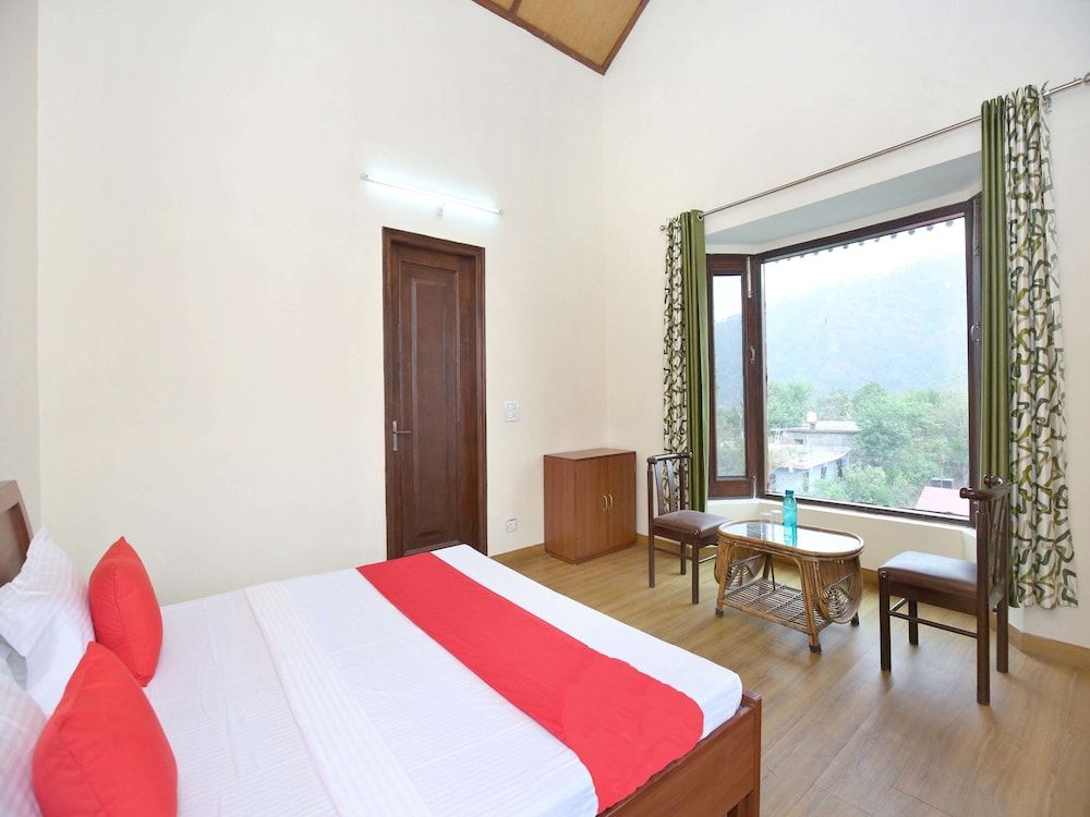 OYO Home 13529 Exotic 3BHK Double or Twin Room