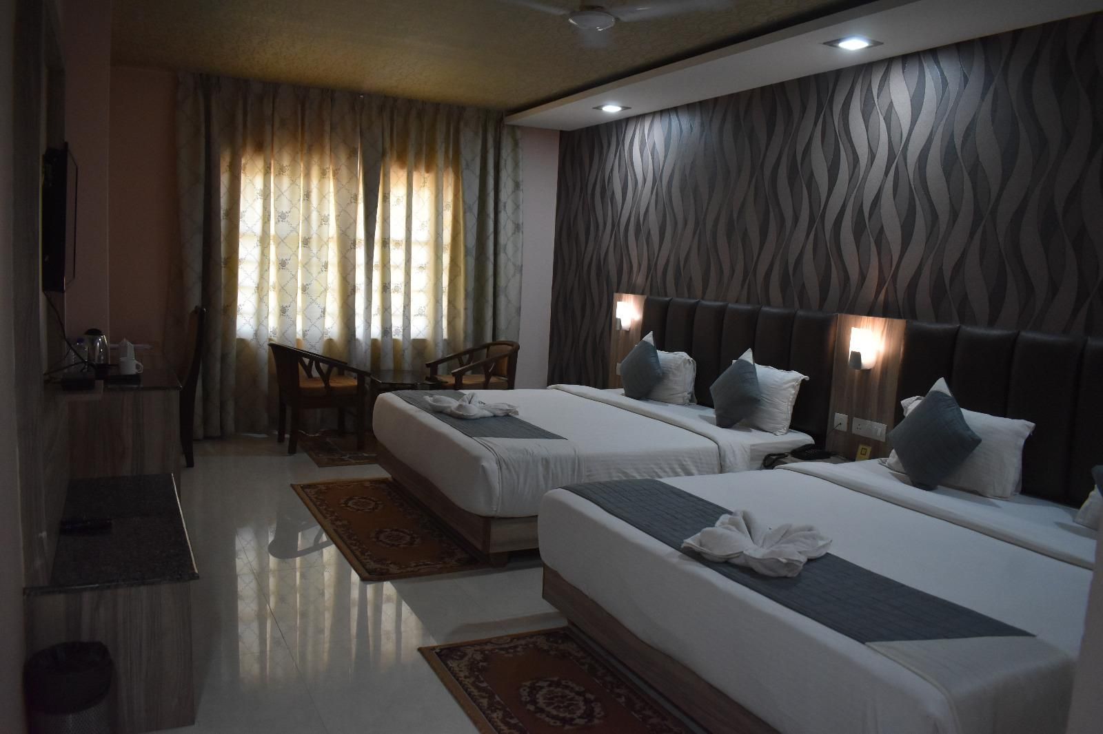 Capital O 27765 Hotel Vip Square Super Deluxe 2