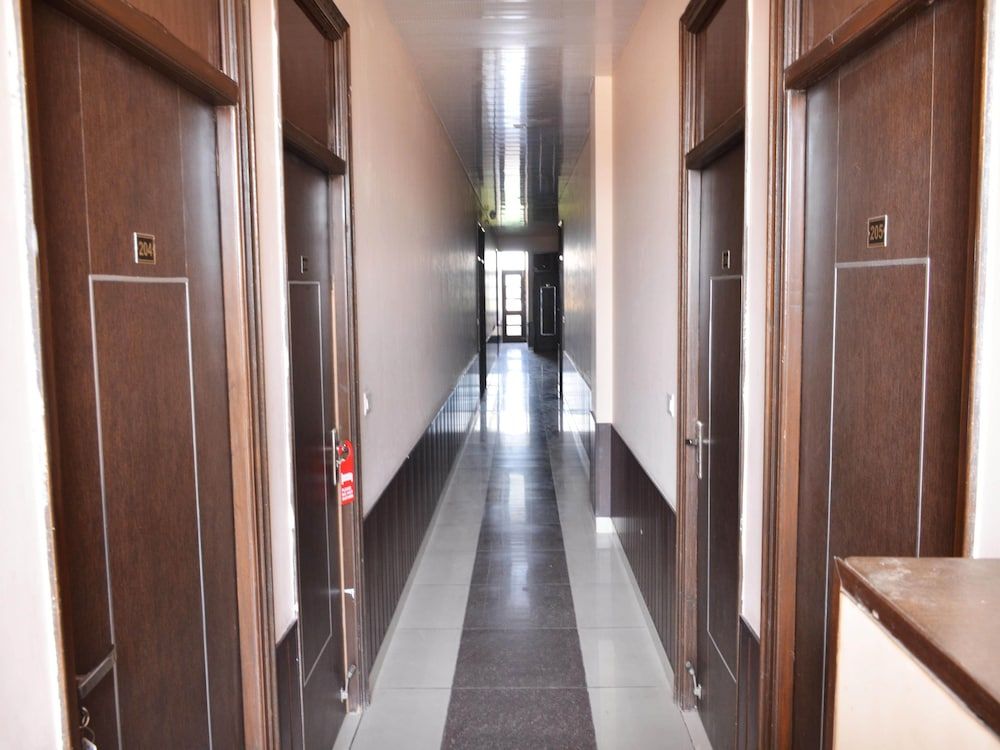 undefined Motal Divine 6