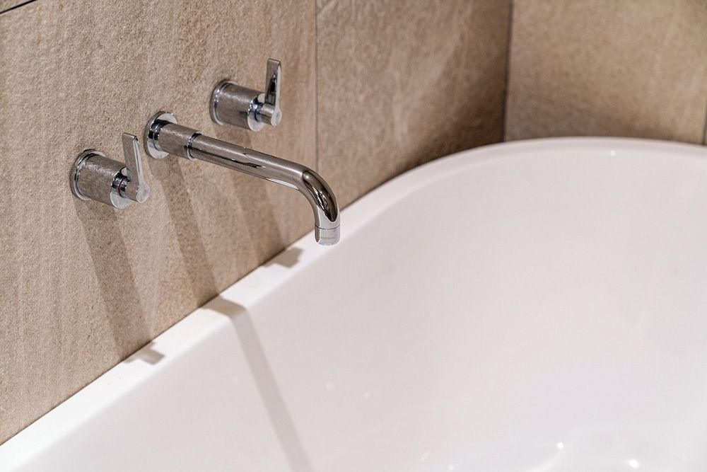 Deep Soaking Bathtub