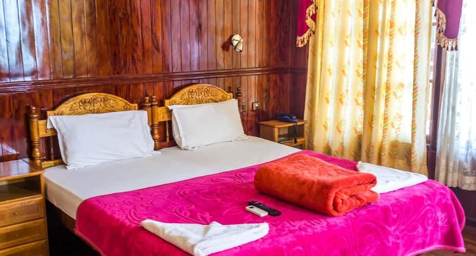 Super Deluxe With Breakfast