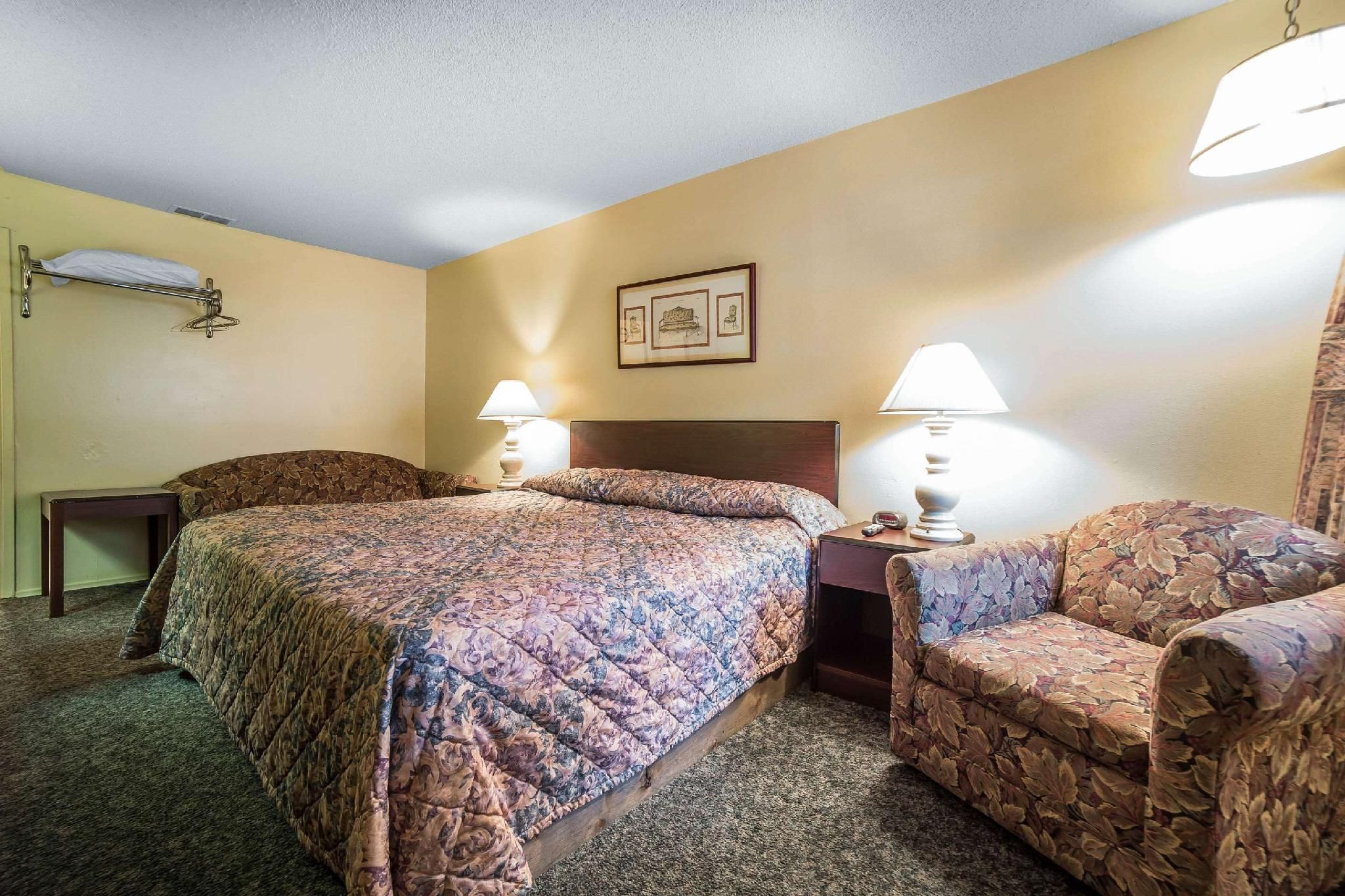 1 King Bed, Nonsmoking