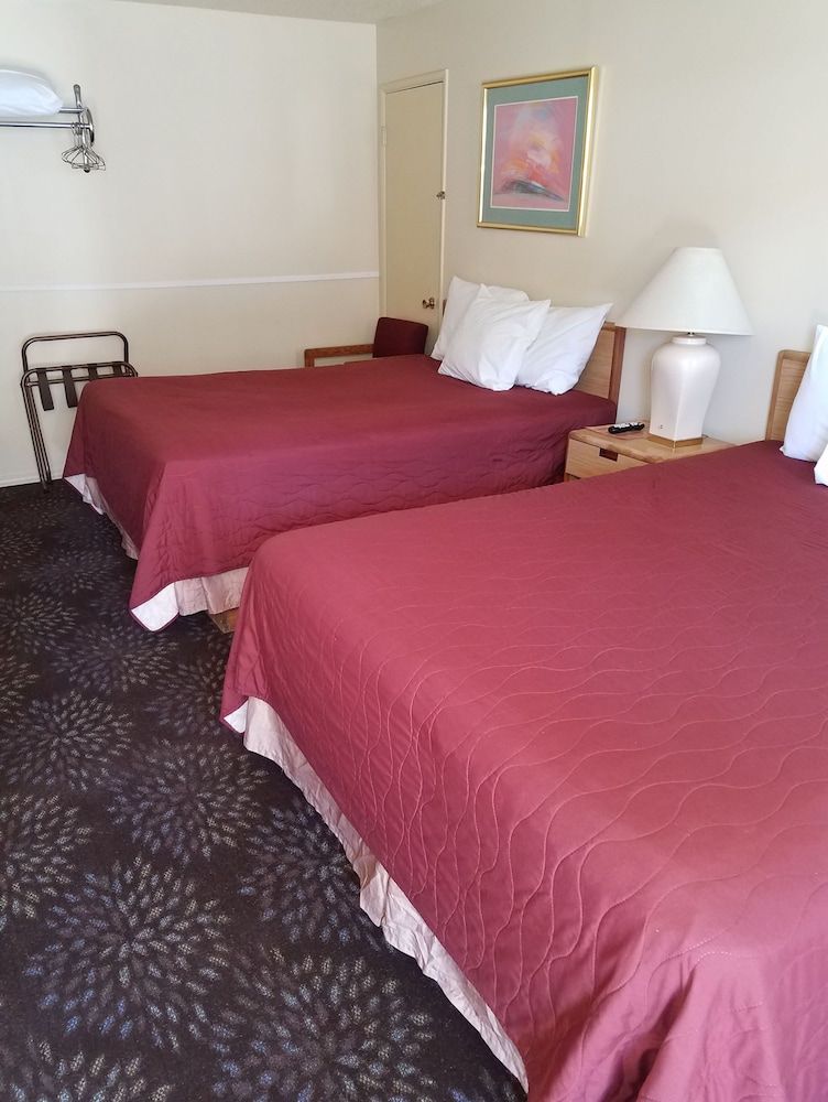 Rodeway Inn La Grande - Island City Standard Room, 2 Queen Beds, Non Smoking
