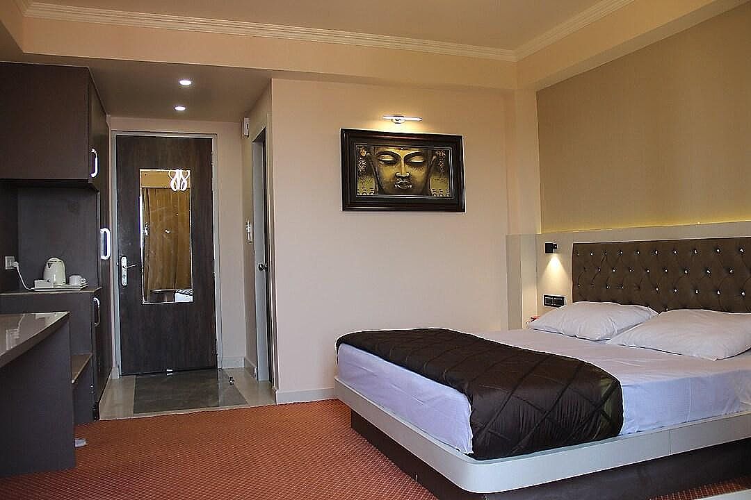 Aangan Regency DELUXE ROOM WITH VIEW 2