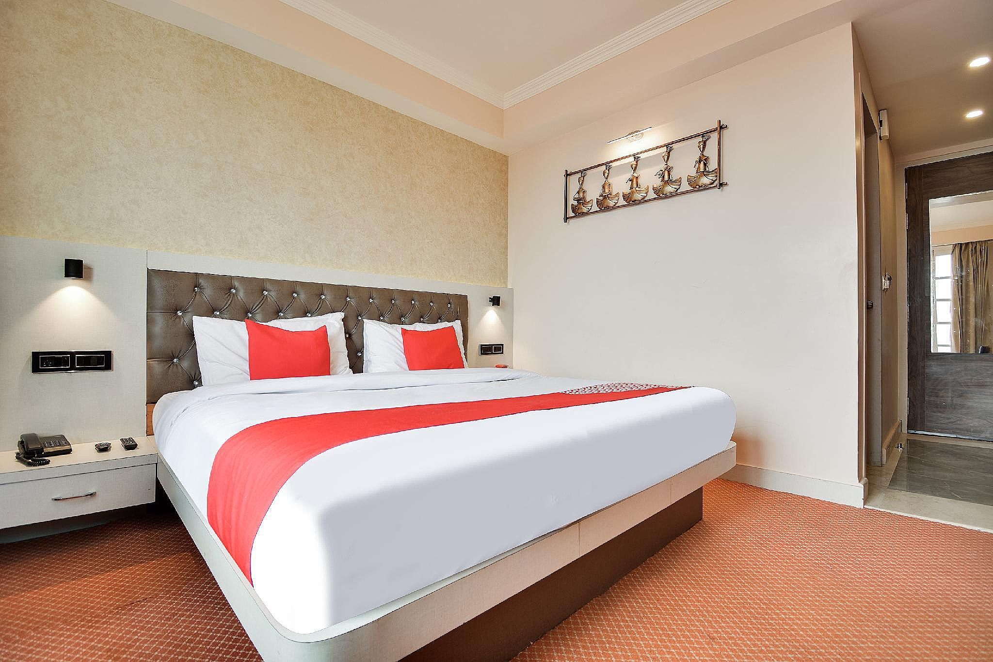 Aangan Regency DELUXE ROOM WITH VIEW 3
