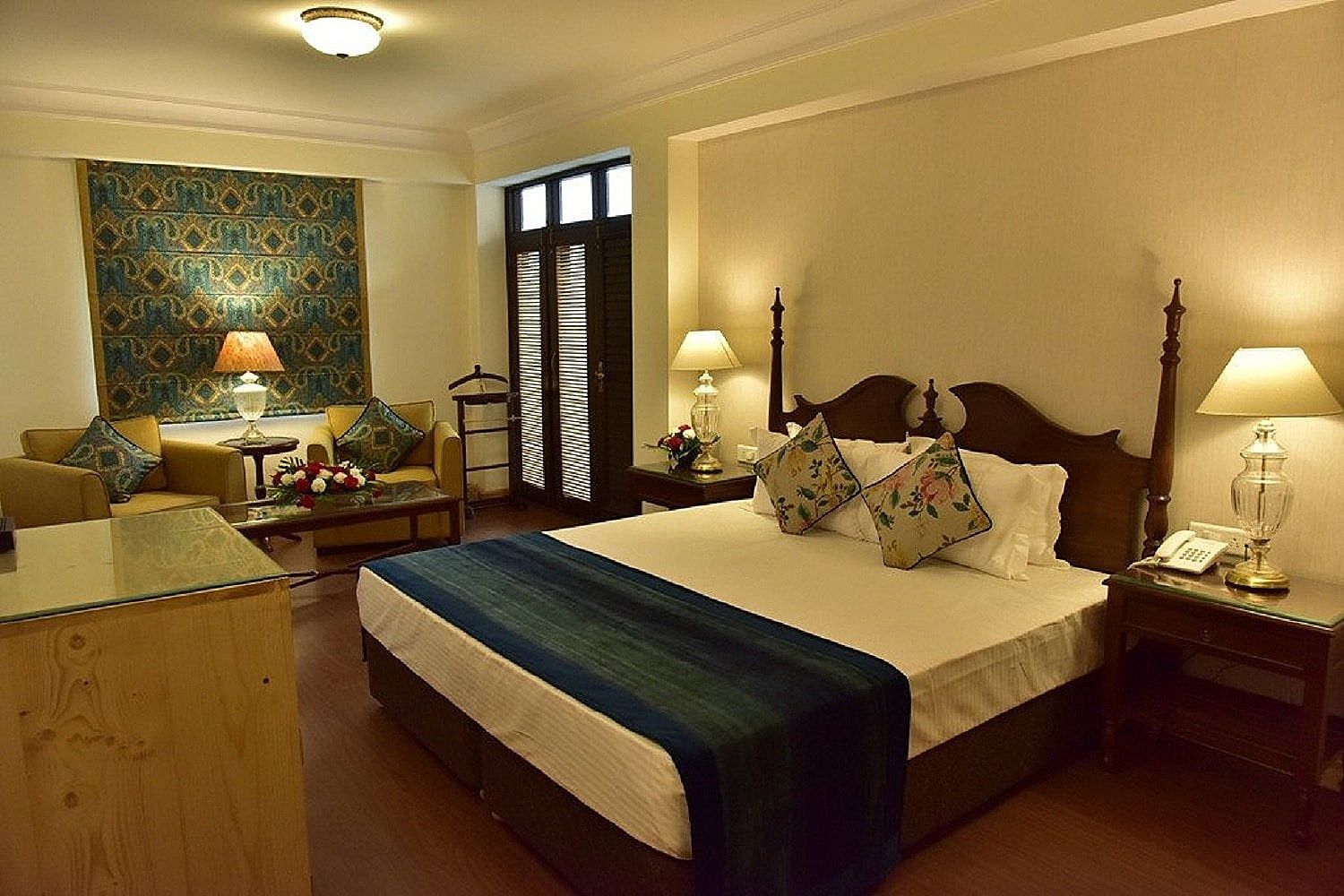 The Oaktree House Premium Room ( Non View )