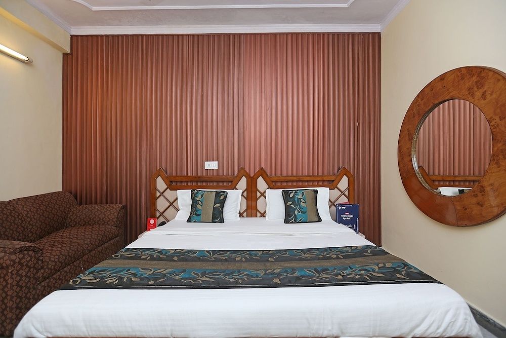 OYO 9554 Hotel Grand Plaza Double or Twin Room 2