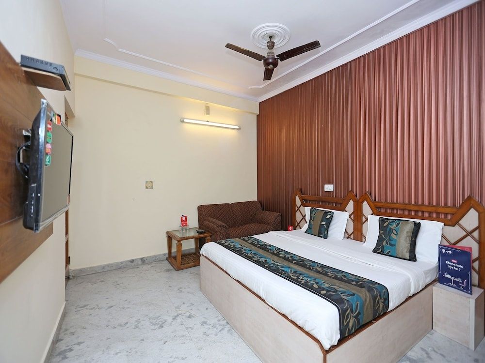 undefined OYO 9554 Hotel Grand Plaza 6