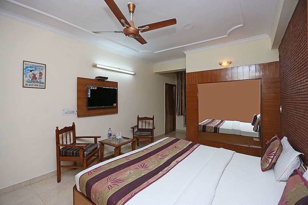 undefined OYO 9554 Hotel Grand Plaza 9