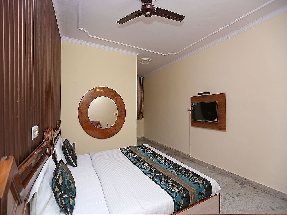 OYO 9554 Hotel Grand Plaza Double or Twin Room 4