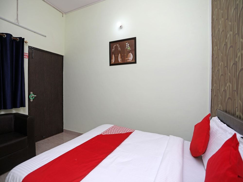 OYO 17293 Country Residency Double or Twin Room 6